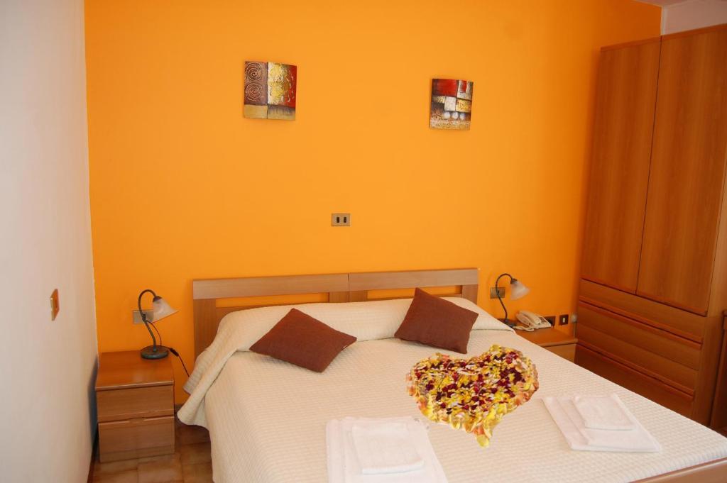 Albergo Del Cacciatore Cremeno Bilik gambar