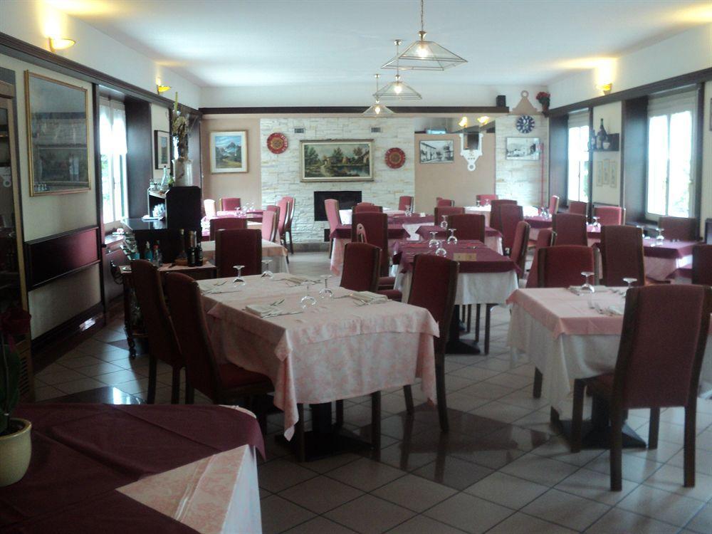 Albergo Del Cacciatore Cremeno Luaran gambar