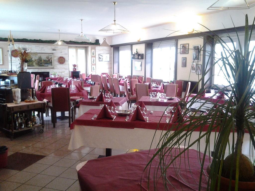Albergo Del Cacciatore Cremeno Luaran gambar